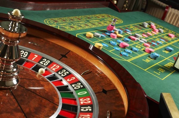 Live dealer card table with multi-camera feed